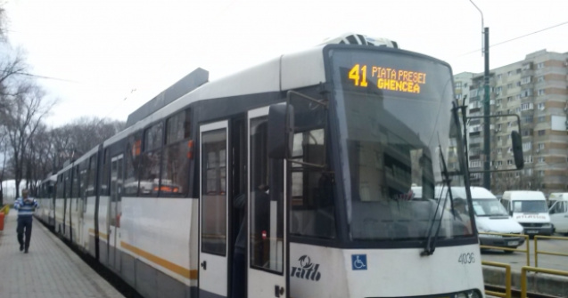 Tanara lovita de tramvaiul 41, cand traversa pe un loc nepermis