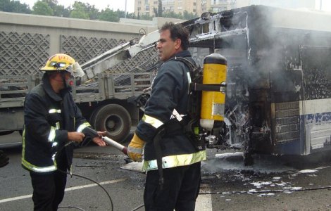 Incendiu in Capitala. Un autobuz a luat foc in Autogara Rahova