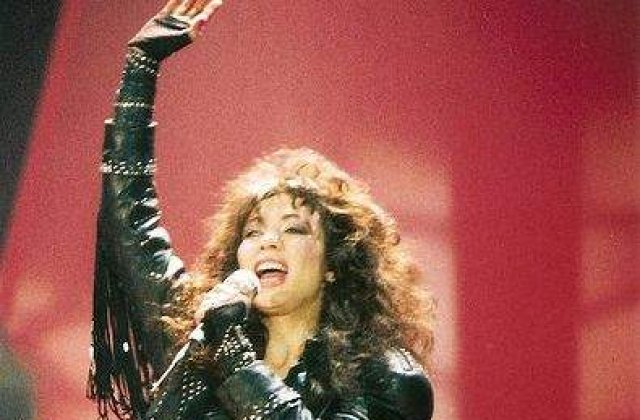 7 motive pentru care Jennifer Rush este o artista impresionanta!