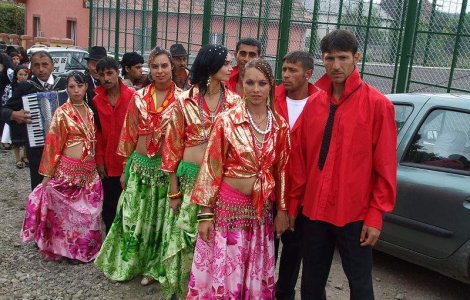 Ambasador francez: Romii nu sunt deportati, ci "indrumati catre rudele lor"