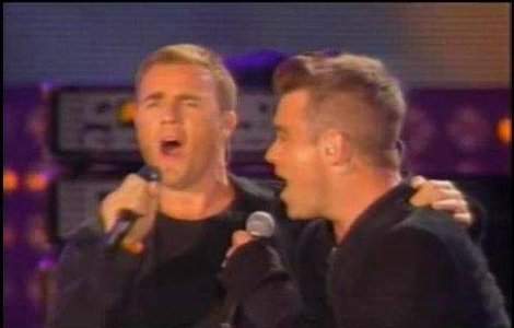  Video  Robbie Williams si Gary Barlow, impreuna pe aceeasi scena