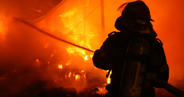 Vaslui: Un copil de 6 ani si-a salvat fratii, de trei luni si un an, dupa ce casa in care erau a luat foc