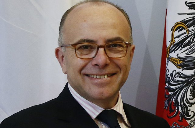 Bernard Cazeneuve devine noul prim-ministru al Frantei dupa demisia lui Valls