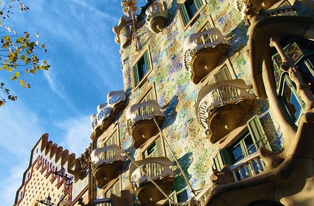 Barcelona, vazuta prin ochii lui Antoni Gaudi, supranumit si "arhitectul lui Dumnezeu"