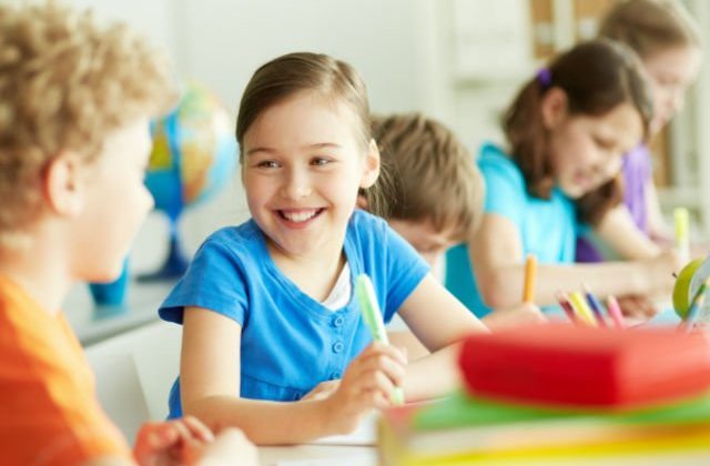 Ordin ministrul Educatiei: Teme de maximum doua ore, niciodata in vacanta, in invatamantul primar si gimnazial