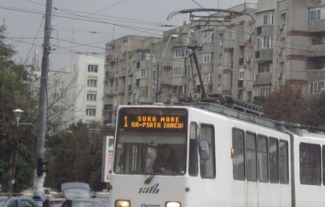 Accident cu trei masini pe Soseaua Stefan cel Mare. Doua persoane au ajuns la spital