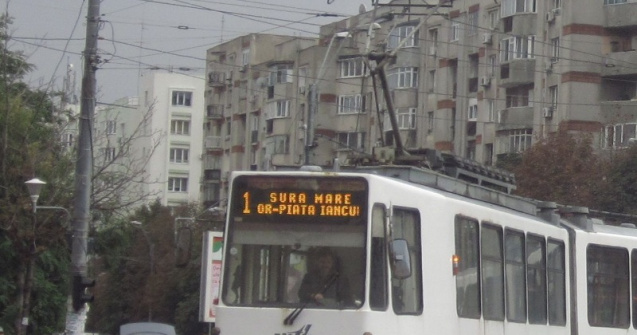 Accident cu trei masini pe Soseaua Stefan cel Mare. Doua persoane au ajuns la spital