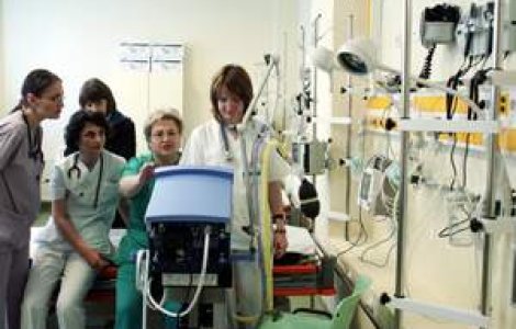 Cod rosu in spitale: medicii pleaca in masa din tara!