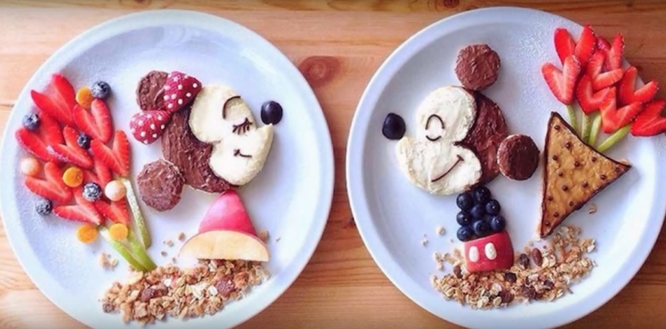 Mickey si Minnie Mouse