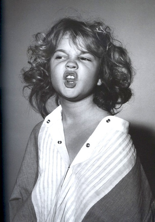 Drew Barrymore, Amy Schumer sau Sophia Bush?