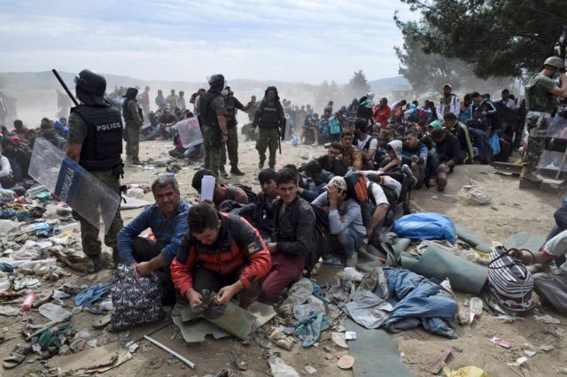 4 milioane de refugiati