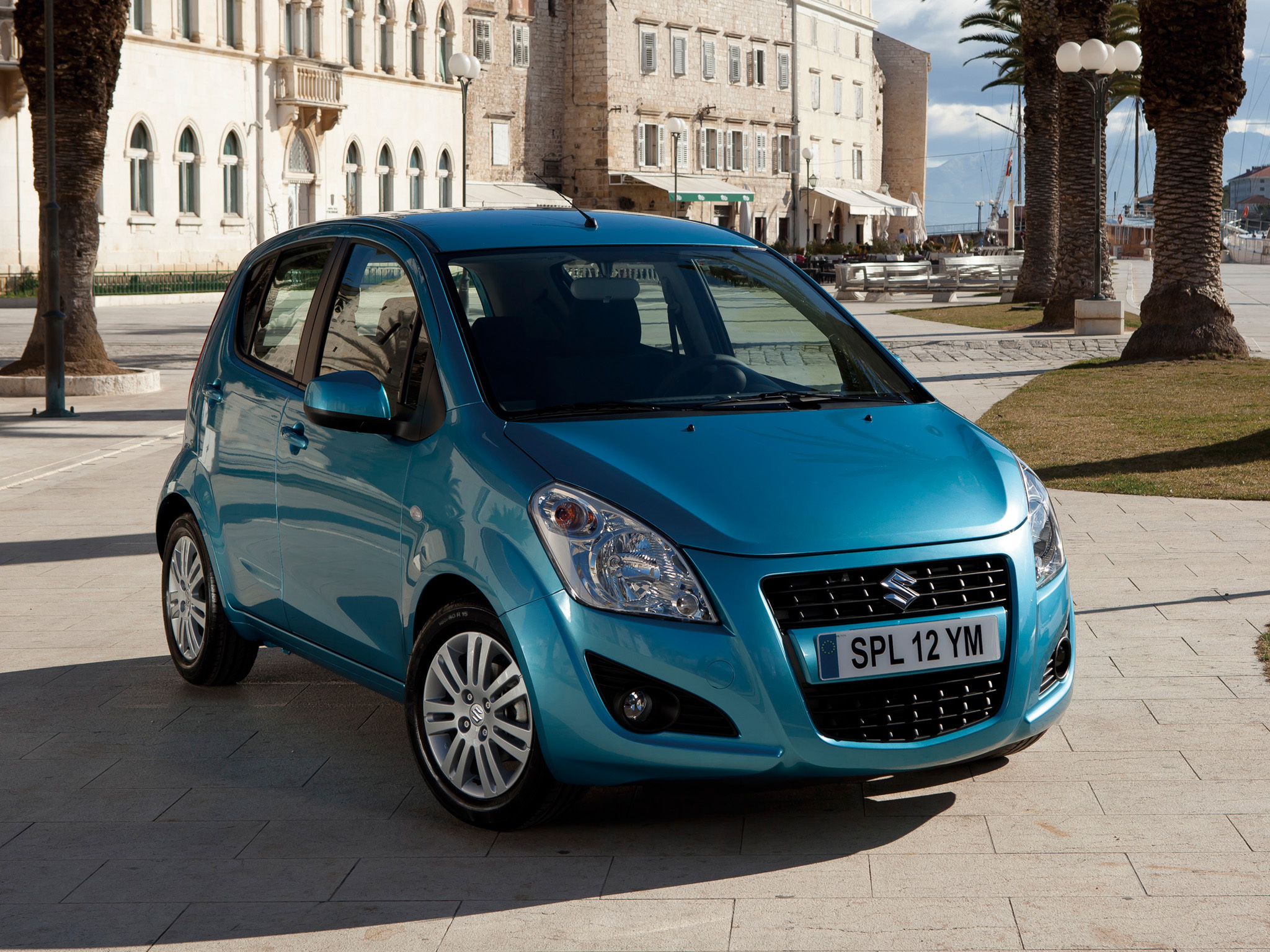 4. Suzuki Splash - 7.999 EUR cu TVA inclus