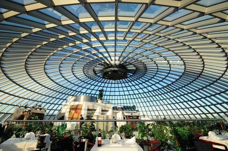 7. Perlan, Reykjavik, Islanda