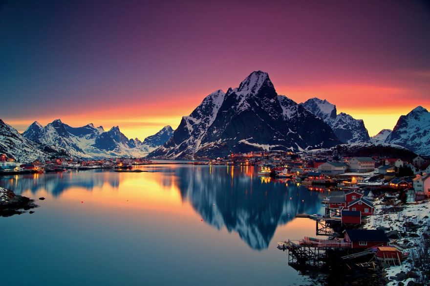4. Reine, Norvegia