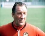 9. "Unii oameni considera ca fotbalul este o chestiune de viata si de moarte. Sunt foarte dezamagit de atitudinea asta. Va asigur ca fotbalul este mult mai important de atat" - Bob Paisley