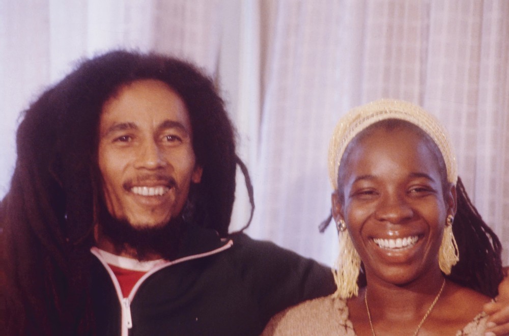1. Sotia lui Bob Marley, Rita, a fost impuscata in cap in timpul incercarii de asasinare a cantaretului. Dar dread-urile groase i-au salvat viata.