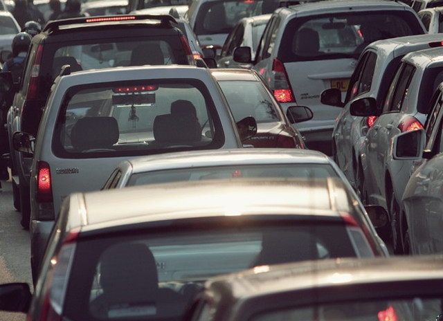 Poluarea cauzata de trafic, la fel de nociva