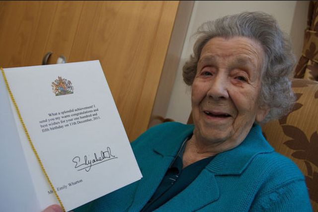 In Marea Britanie te felicita regina de ziua ta