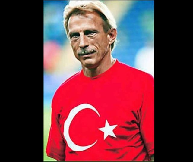 Ce echipe a antrenat