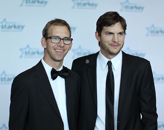 Michael si Ashton Kutcher