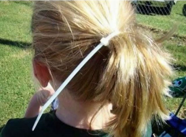 Cand ii spui tatalui ca nu mai ai elastice de par