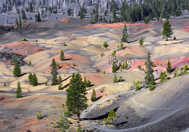 7. Dunele "pictate" din Parcul National Vulcanic Lassen, Statele Unite