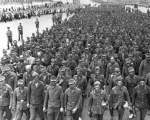 Prizonieri germani marsaluind la Moscova, dupa infrangerea lor in Belarus (1944)
