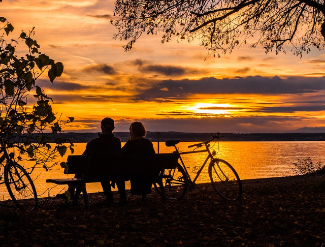 Si admirati apusul impreuna inclusiv la batranete