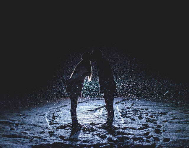 Se pretuieste fiecare clipa impreuna