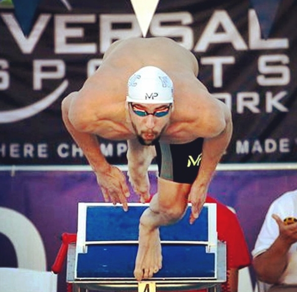 Primul stil de inot invatat a fost spate, pentru ca-i era frica sa intre cu capul sub apa