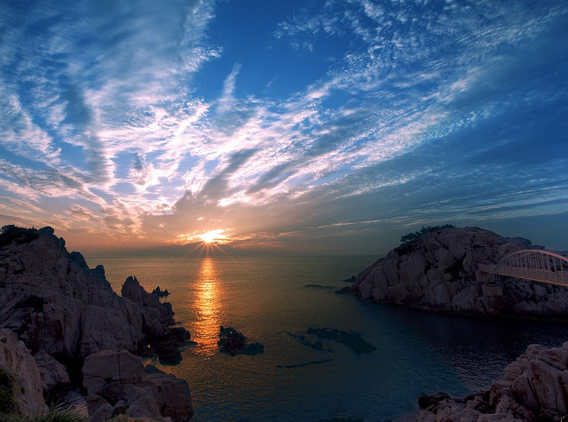 Admira rasaritul intr-un loc neobisnuit