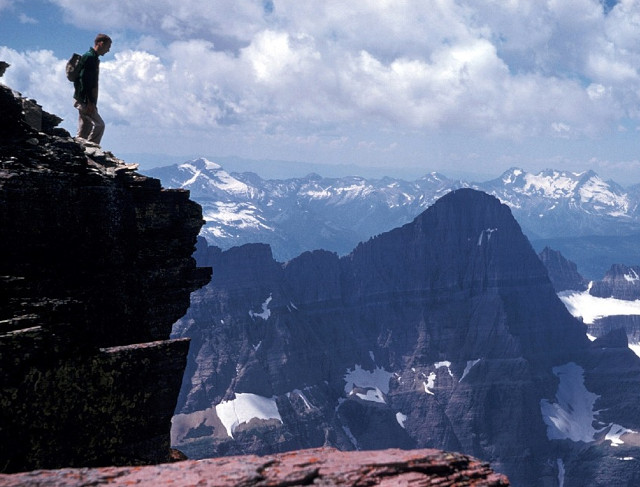 Oberva frumusetea naturii in realitate, nu doar pe internet