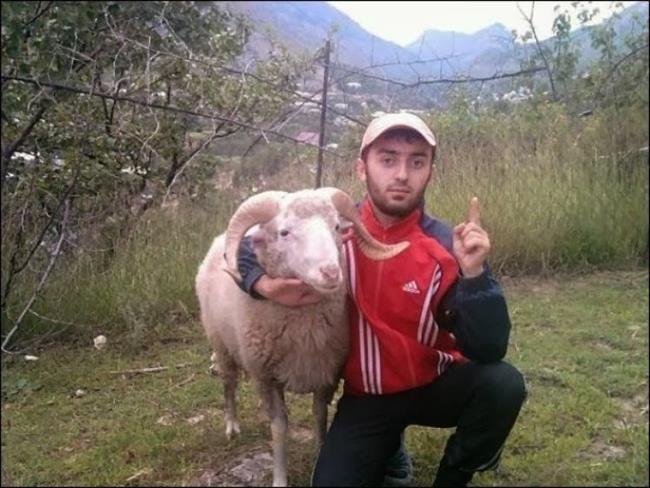 9. Am doar o conditie: capra doarme in pat cu noi!