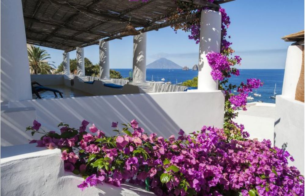 8. Stromboli, Italia