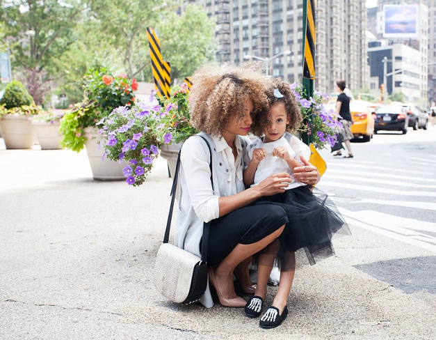 Varsta parintilor determina modul in care copilul percepe atractivitatea