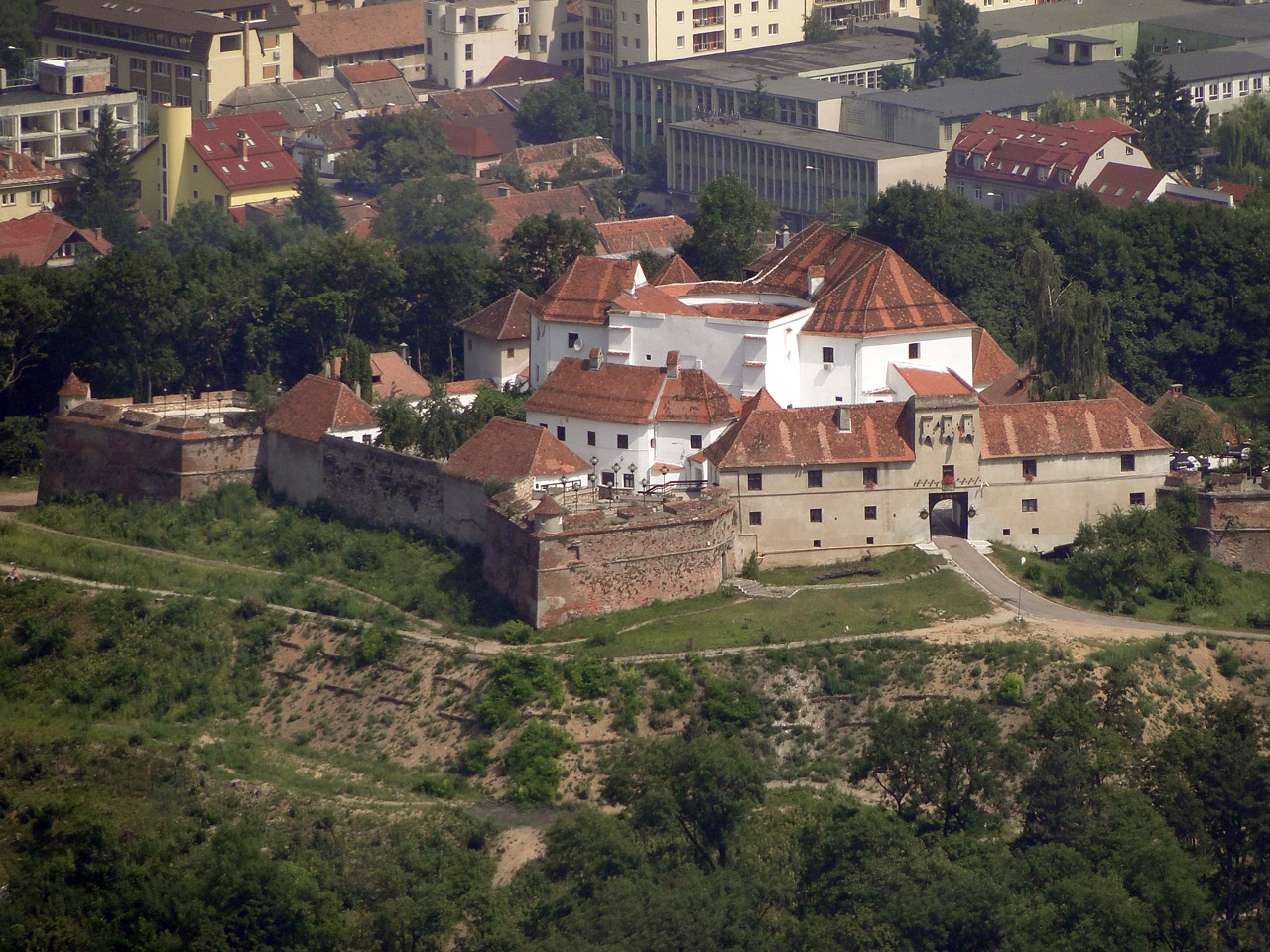 4. Cetatea Brasovului (Brasov)