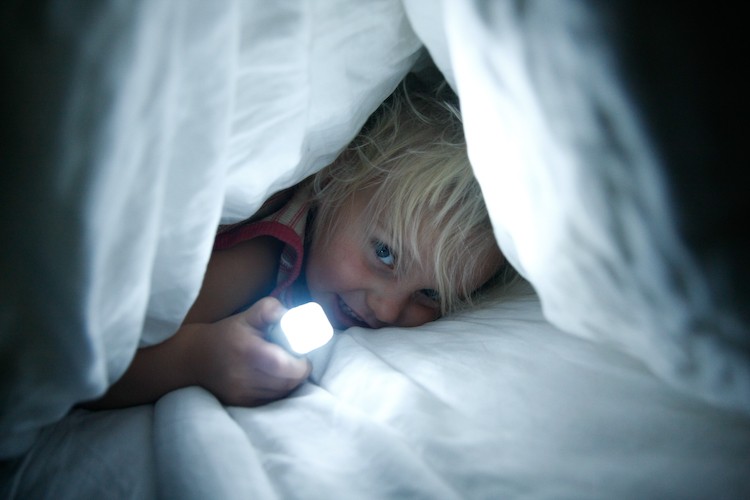 7. Dormitul cu capul acoperit