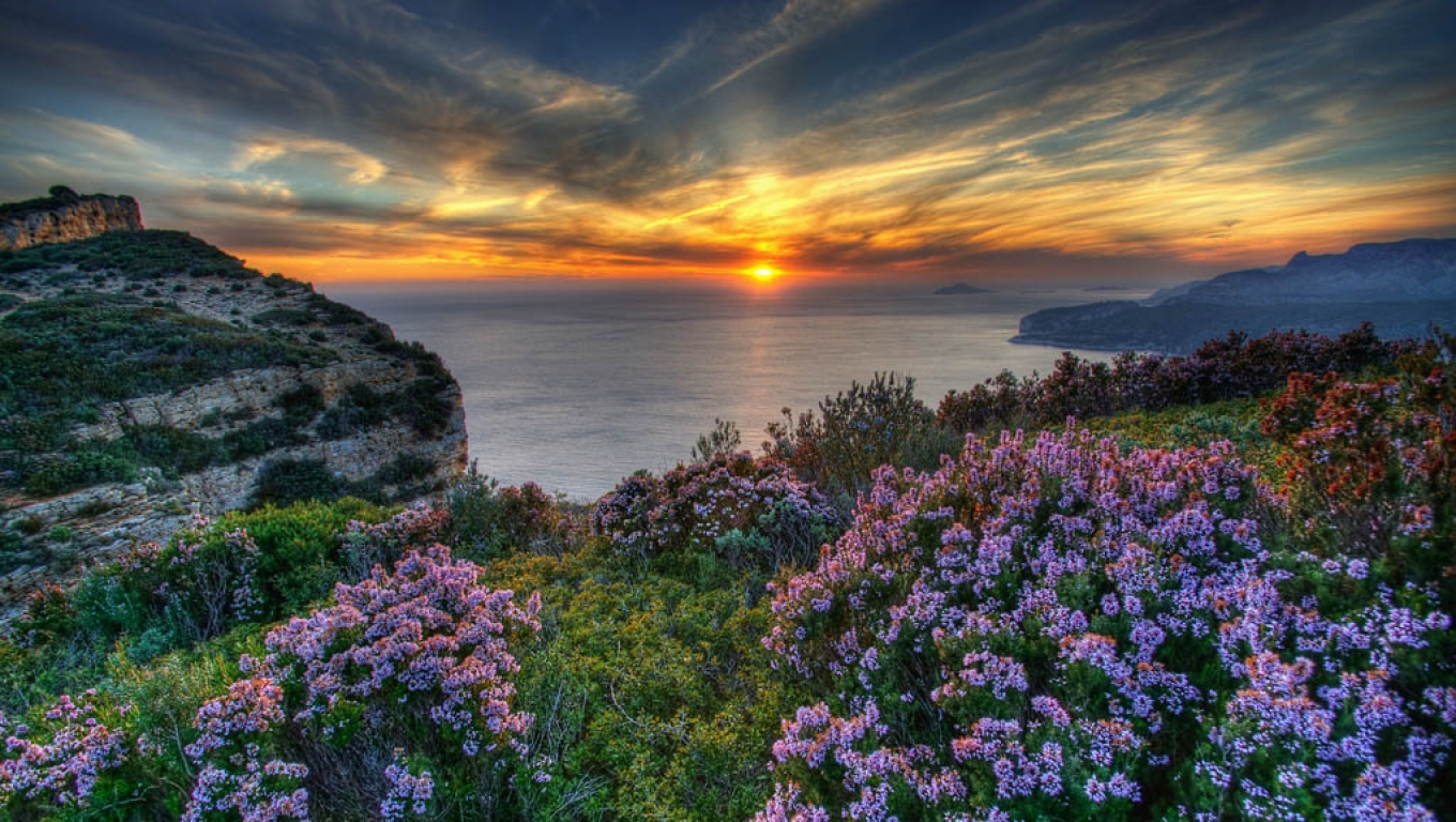 Soarele nu straluceste pentru toti la fel, dar de apus, apune pentru toti