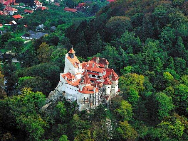 Lacasul lui Dracula, un monument istoric impunator: Castelul Bran