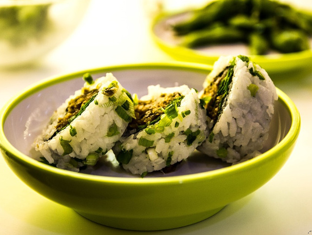 Nu mai sari peste mese