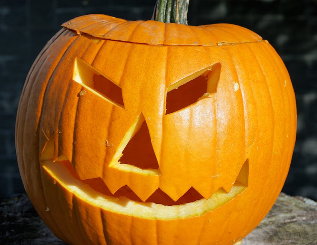 Motivul pentru care se sculpteaza dovleci