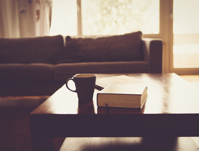 Te scapa de zgarieturile de pe mobila