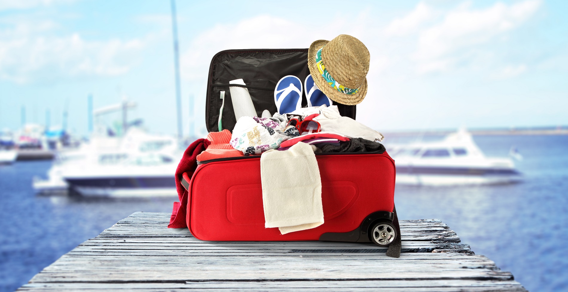 Cand iti faci bagajele pentru vacanta, ia-ti jumatate din haine si dublu bani