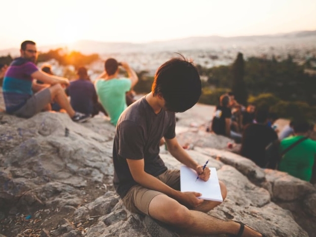 Pe scurt: te poti bucura de viata