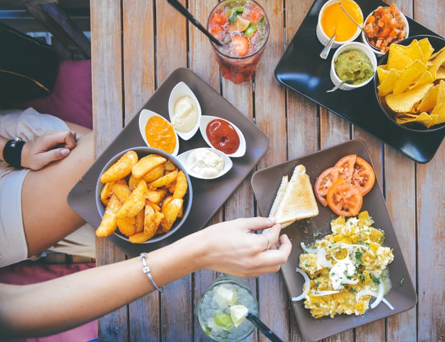 Sa nu uitam de placerile culinare