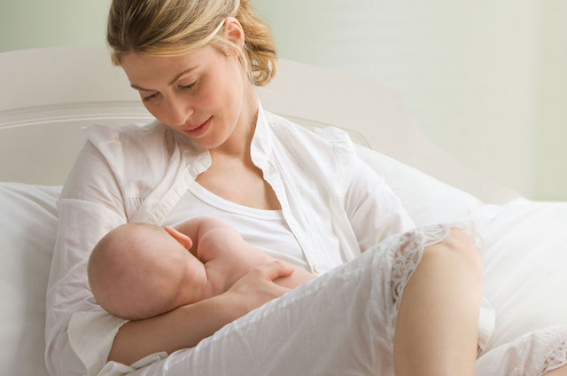 Te-a tinut in brate luni la rand