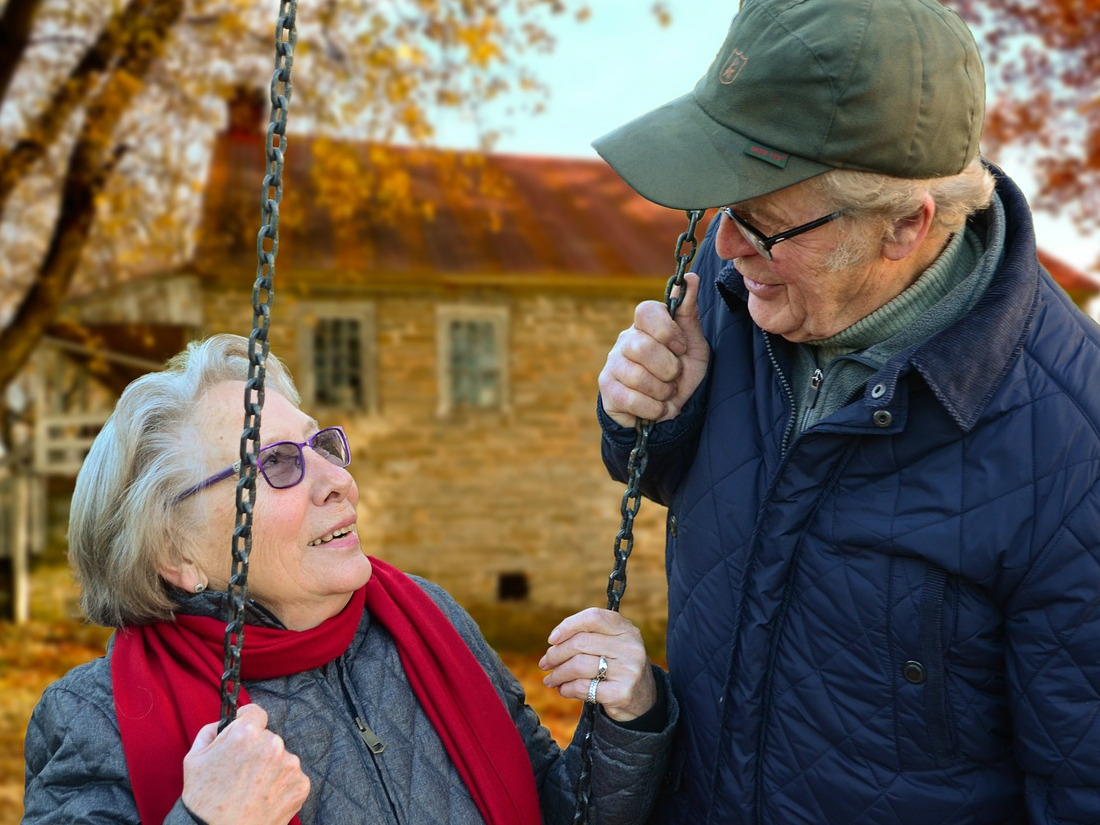 1. Isi accepta varsta