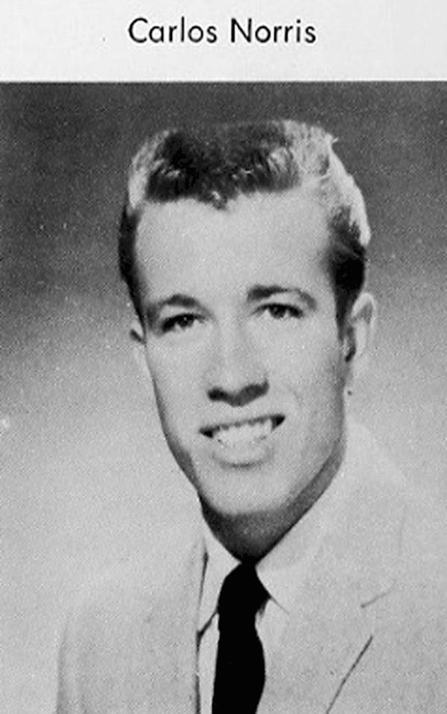 1. S-a nascut cu numele de Carlos Ray Norris