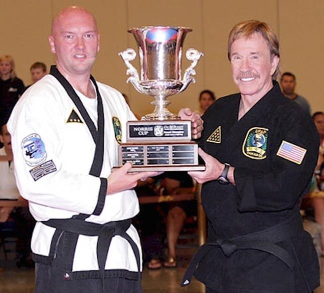 8. A fondat Federatia Unita de Lupte si are scoli de arte martiale pe tot globul