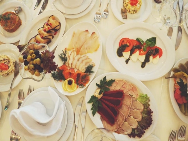 Pregatesti prea multa mancare